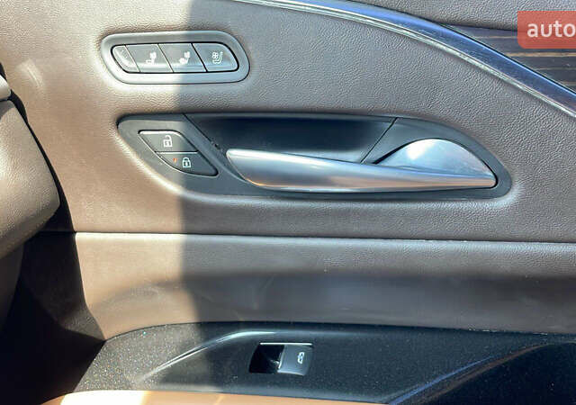 Чорний Каділак Ескалейд, об'ємом двигуна 6 л та пробігом 45 тис. км за 97000 $, фото 34 на Automoto.ua