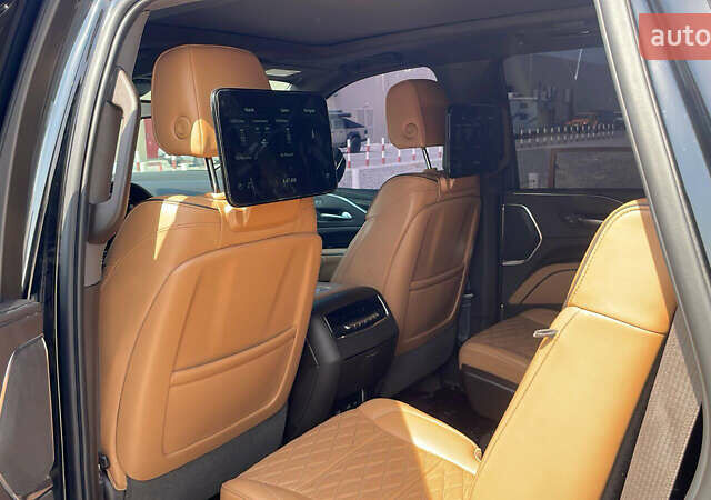 Чорний Каділак Ескалейд, об'ємом двигуна 6 л та пробігом 45 тис. км за 97000 $, фото 9 на Automoto.ua