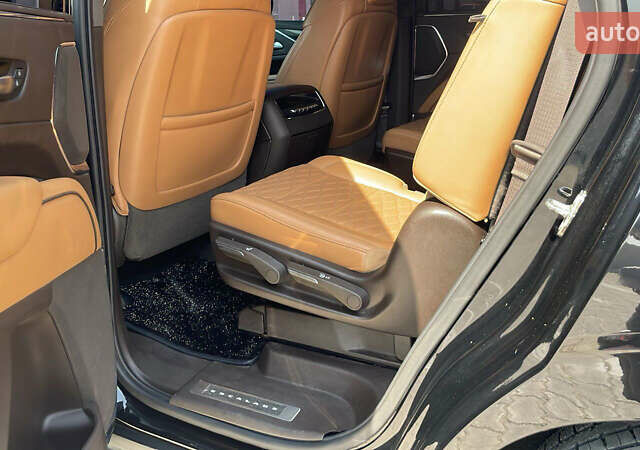 Чорний Каділак Ескалейд, об'ємом двигуна 6 л та пробігом 45 тис. км за 97000 $, фото 8 на Automoto.ua