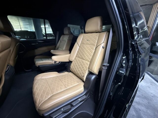 Черный Кадиллак Эскалейд, объемом двигателя 0 л и пробегом 44 тыс. км за 119000 $, фото 18 на Automoto.ua