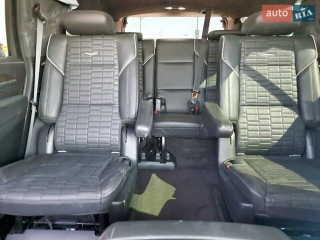 Черный Кадиллак Эскалейд, объемом двигателя 6.2 л и пробегом 19 тыс. км за 32300 $, фото 6 на Automoto.ua