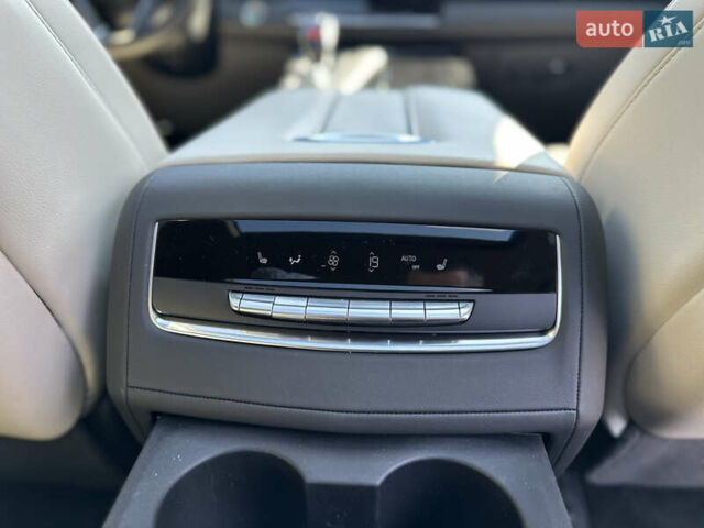 Черный Кадиллак Эскалейд, объемом двигателя 6.16 л и пробегом 36 тыс. км за 143000 $, фото 38 на Automoto.ua