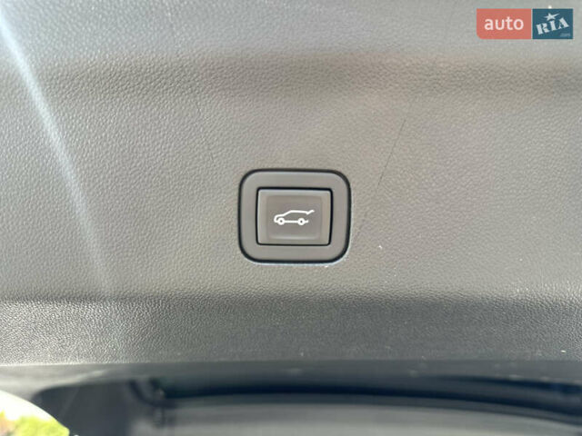 Черный Кадиллак Эскалейд, объемом двигателя 6.16 л и пробегом 36 тыс. км за 143000 $, фото 40 на Automoto.ua