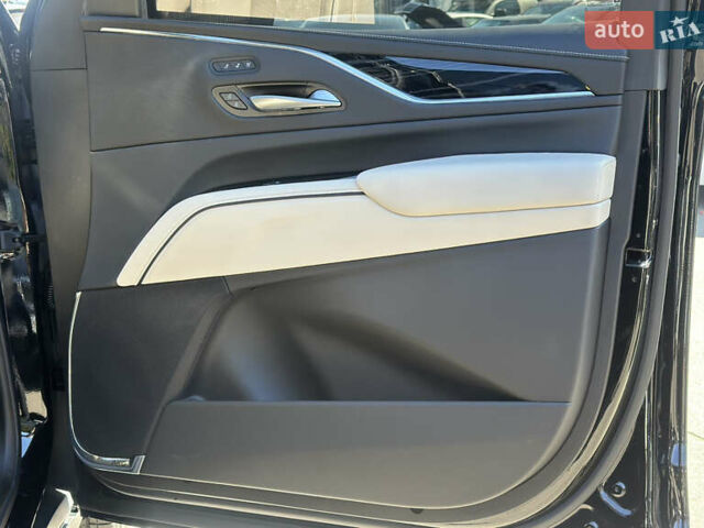 Черный Кадиллак Эскалейд, объемом двигателя 6.16 л и пробегом 36 тыс. км за 143000 $, фото 31 на Automoto.ua