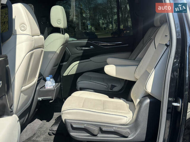 Черный Кадиллак Эскалейд, объемом двигателя 6.16 л и пробегом 36 тыс. км за 143000 $, фото 29 на Automoto.ua