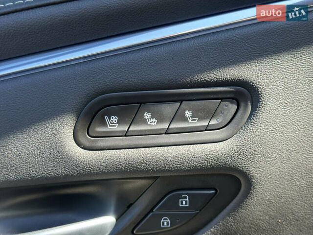 Черный Кадиллак Эскалейд, объемом двигателя 6.16 л и пробегом 36 тыс. км за 143000 $, фото 8 на Automoto.ua