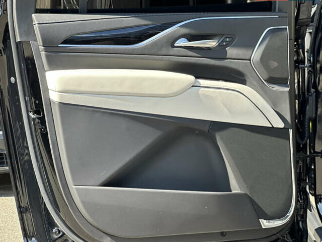 Черный Кадиллак Эскалейд, объемом двигателя 6.16 л и пробегом 36 тыс. км за 143000 $, фото 28 на Automoto.ua