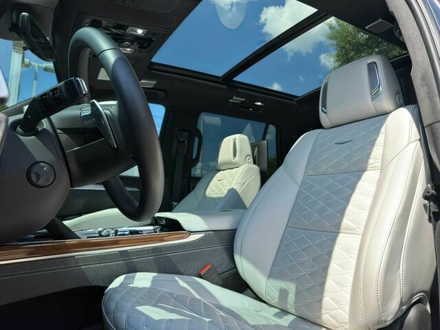 Чорний Каділак Ескалейд, об'ємом двигуна 6.2 л та пробігом 5 тис. км за 92000 $, фото 8 на Automoto.ua