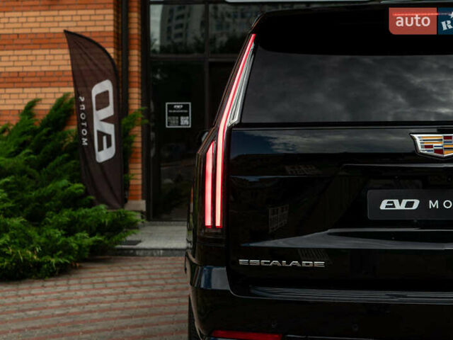 Чорний Каділак Ескалейд, об'ємом двигуна 6.2 л та пробігом 1 тис. км за 204000 $, фото 6 на Automoto.ua