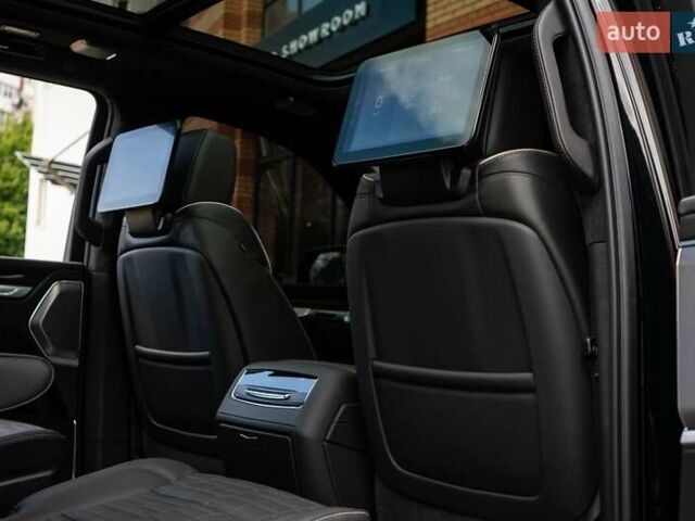 Чорний Каділак Ескалейд, об'ємом двигуна 6.2 л та пробігом 1 тис. км за 204000 $, фото 47 на Automoto.ua