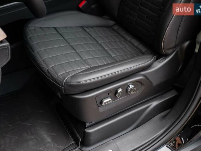 Чорний Каділак Ескалейд, об'ємом двигуна 6.2 л та пробігом 1 тис. км за 204000 $, фото 24 на Automoto.ua