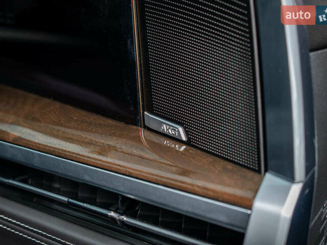 Чорний Каділак Ескалейд, об'ємом двигуна 6.2 л та пробігом 1 тис. км за 204000 $, фото 32 на Automoto.ua