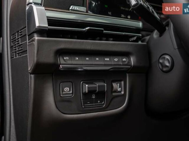 Чорний Каділак Ескалейд, об'ємом двигуна 6.2 л та пробігом 1 тис. км за 204000 $, фото 23 на Automoto.ua