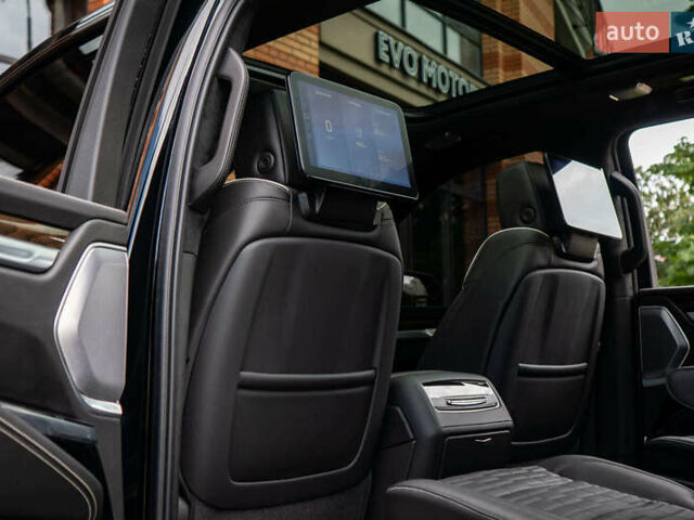 Чорний Каділак Ескалейд, об'ємом двигуна 6.2 л та пробігом 1 тис. км за 204000 $, фото 40 на Automoto.ua