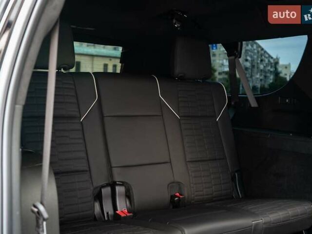 Чорний Каділак Ескалейд, об'ємом двигуна 6.2 л та пробігом 1 тис. км за 204000 $, фото 51 на Automoto.ua