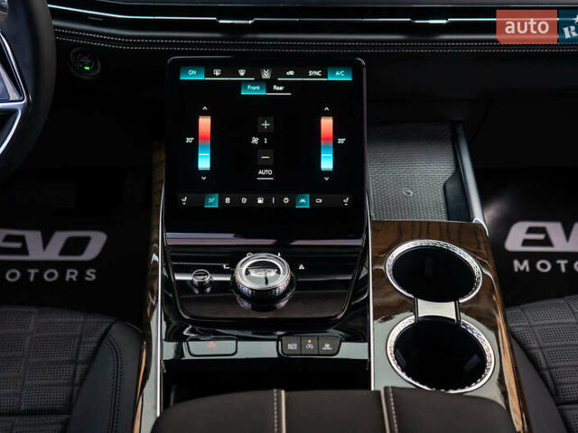 Чорний Каділак Ескалейд, об'ємом двигуна 6.2 л та пробігом 1 тис. км за 204000 $, фото 36 на Automoto.ua