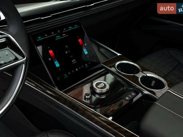 Чорний Каділак Ескалейд, об'ємом двигуна 6.2 л та пробігом 1 тис. км за 204000 $, фото 26 на Automoto.ua