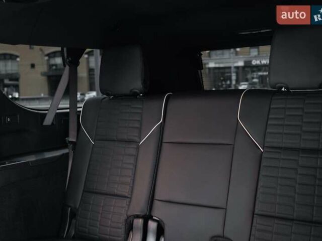 Чорний Каділак Ескалейд, об'ємом двигуна 6.2 л та пробігом 1 тис. км за 204000 $, фото 54 на Automoto.ua