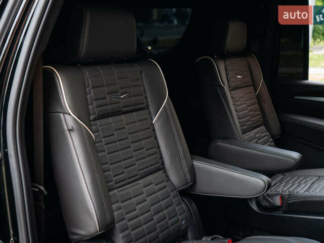 Чорний Каділак Ескалейд, об'ємом двигуна 6.2 л та пробігом 1 тис. км за 204000 $, фото 45 на Automoto.ua