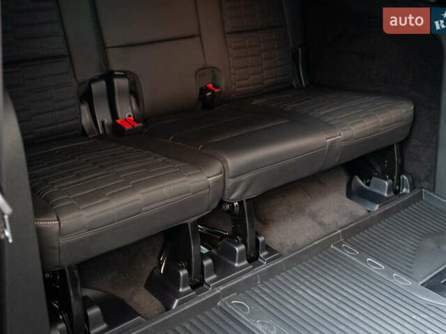 Чорний Каділак Ескалейд, об'ємом двигуна 6.2 л та пробігом 1 тис. км за 204000 $, фото 53 на Automoto.ua