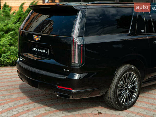 Чорний Каділак Ескалейд, об'ємом двигуна 6.2 л та пробігом 1 тис. км за 204000 $, фото 10 на Automoto.ua