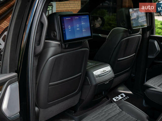 Чорний Каділак Ескалейд, об'ємом двигуна 6.2 л та пробігом 1 тис. км за 204000 $, фото 42 на Automoto.ua