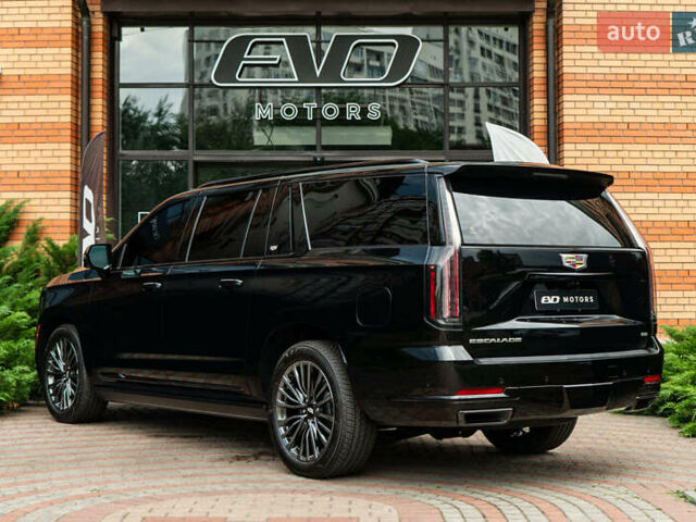 Чорний Каділак Ескалейд, об'ємом двигуна 6.2 л та пробігом 1 тис. км за 204000 $, фото 4 на Automoto.ua