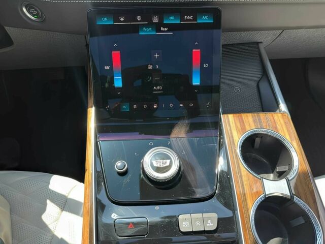 Чорний Каділак Ескалейд, об'ємом двигуна 6.2 л та пробігом 5 тис. км за 92000 $, фото 11 на Automoto.ua