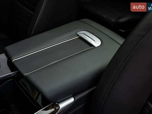 Чорний Каділак Ескалейд, об'ємом двигуна 6.2 л та пробігом 1 тис. км за 204000 $, фото 27 на Automoto.ua