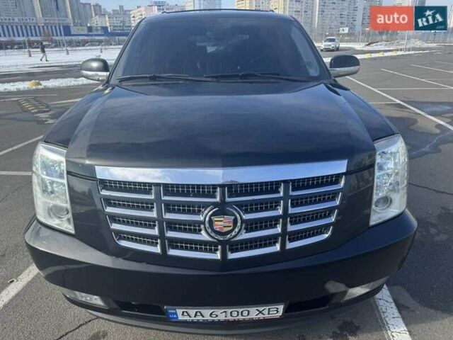Кадиллак Эскалейд, объемом двигателя 6.2 л и пробегом 300 тыс. км за 14500 $, фото 6 на Automoto.ua