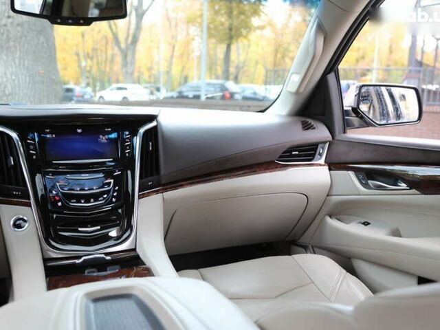 Кадиллак Эскалейд 2014 в Харькове на Automoto.ua Кадиллак Эскалейд, объемом двигателя 6.2 л и пробегом 101 тыс. км за 31500 $, фото 14 на Automoto.ua