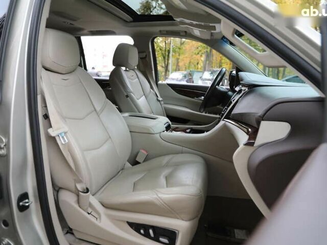 Кадиллак Эскалейд 2014 в Харькове на Automoto.ua Кадиллак Эскалейд, объемом двигателя 6.2 л и пробегом 101 тыс. км за 31500 $, фото 11 на Automoto.ua