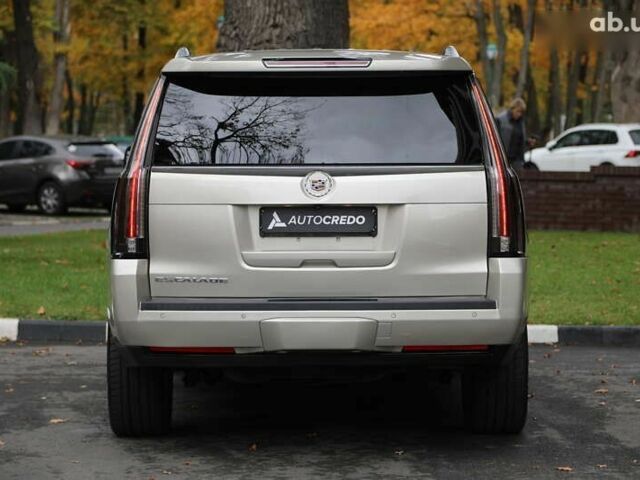 Кадиллак Эскалейд 2014 в Харькове на Automoto.ua Кадиллак Эскалейд, объемом двигателя 6.2 л и пробегом 101 тыс. км за 31500 $, фото 4 на Automoto.ua