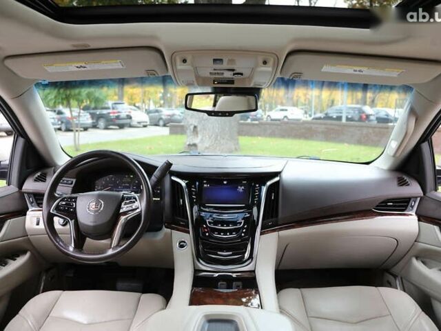Кадиллак Эскалейд 2014 в Харькове на Automoto.ua Кадиллак Эскалейд, объемом двигателя 6.2 л и пробегом 101 тыс. км за 31500 $, фото 13 на Automoto.ua