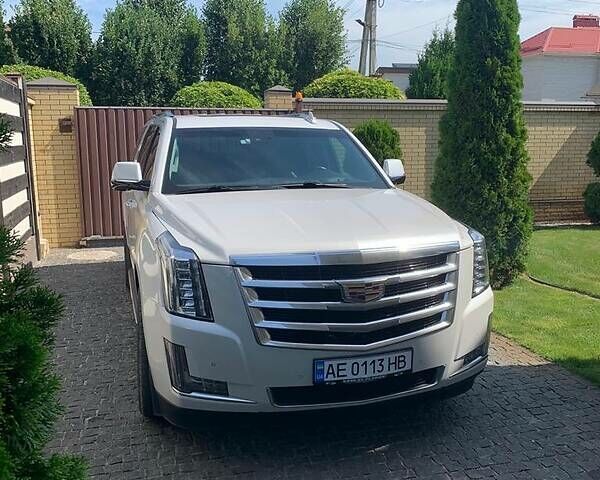 Каділак Ескалейд, об'ємом двигуна 6.2 л та пробігом 85 тис. км за 40000 $, фото 2 на Automoto.ua