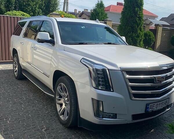 Каділак Ескалейд, об'ємом двигуна 6.2 л та пробігом 85 тис. км за 40000 $, фото 3 на Automoto.ua