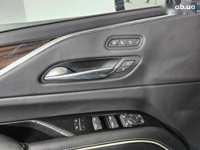 Кадиллак Эскалейд, объемом двигателя 6.2 л и пробегом 34 тыс. км за 119999 $, фото 24 на Automoto.ua