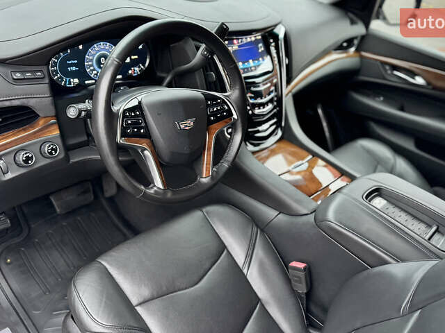 Серый Кадиллак Эскалейд, объемом двигателя 6.16 л и пробегом 67 тыс. км за 41900 $, фото 18 на Automoto.ua