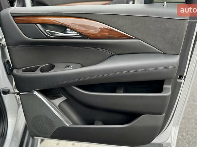 Серый Кадиллак Эскалейд, объемом двигателя 6.16 л и пробегом 67 тыс. км за 41900 $, фото 34 на Automoto.ua