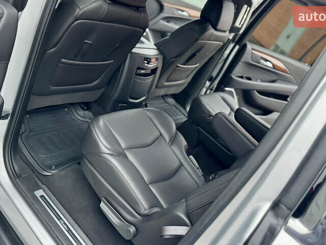 Серый Кадиллак Эскалейд, объемом двигателя 6.16 л и пробегом 67 тыс. км за 41900 $, фото 23 на Automoto.ua