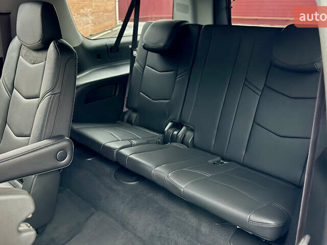 Серый Кадиллак Эскалейд, объемом двигателя 6.16 л и пробегом 67 тыс. км за 41900 $, фото 28 на Automoto.ua