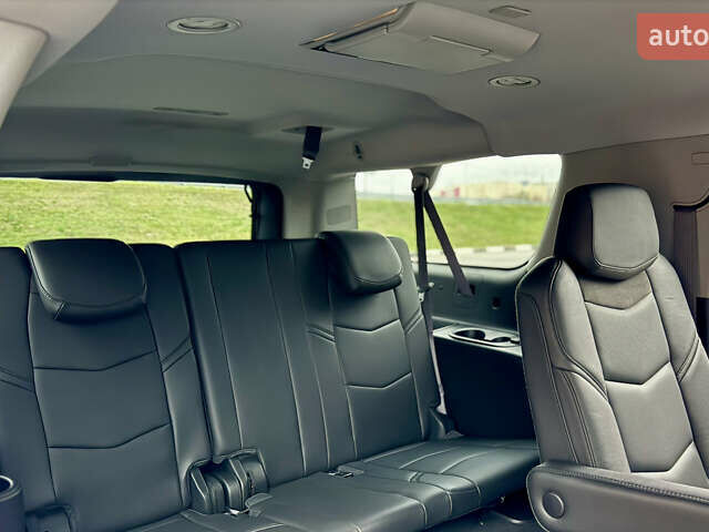 Серый Кадиллак Эскалейд, объемом двигателя 6.16 л и пробегом 67 тыс. км за 41900 $, фото 29 на Automoto.ua