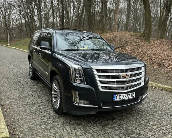 Серый Кадиллак Эскалейд, объемом двигателя 6.16 л и пробегом 176 тыс. км за 49500 $, фото 3 на Automoto.ua