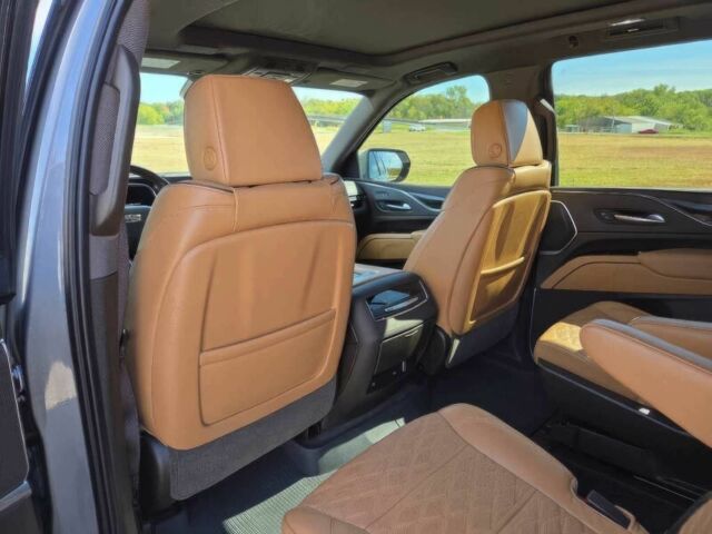 Сірий Каділак Ескалейд, об'ємом двигуна 6.2 л та пробігом 27 тис. км за 38900 $, фото 9 на Automoto.ua