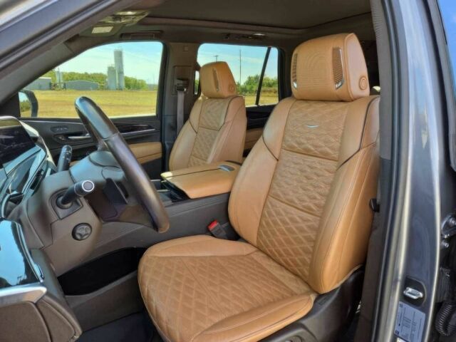 Сірий Каділак Ескалейд, об'ємом двигуна 6.2 л та пробігом 27 тис. км за 38900 $, фото 5 на Automoto.ua