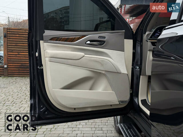 Серый Кадиллак Эскалейд, объемом двигателя 6.16 л и пробегом 41 тыс. км за 112000 $, фото 16 на Automoto.ua