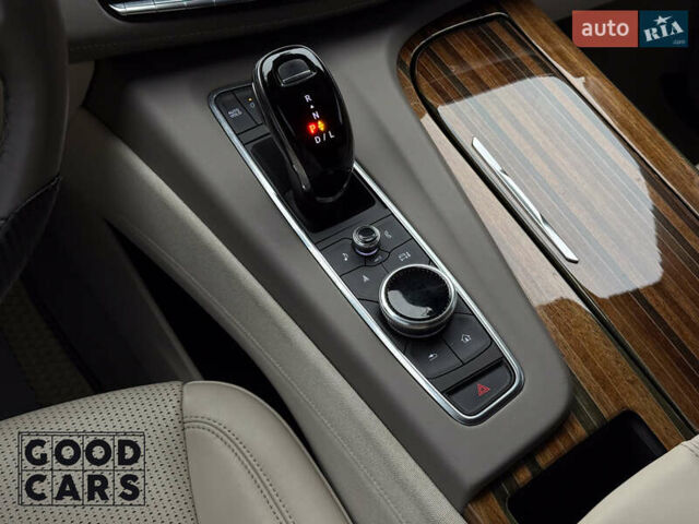 Серый Кадиллак Эскалейд, объемом двигателя 6.16 л и пробегом 41 тыс. км за 112000 $, фото 34 на Automoto.ua