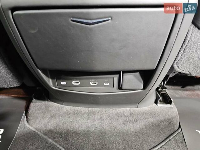 Серый Кадиллак Эскалейд, объемом двигателя 6.2 л и пробегом 34 тыс. км за 119999 $, фото 15 на Automoto.ua