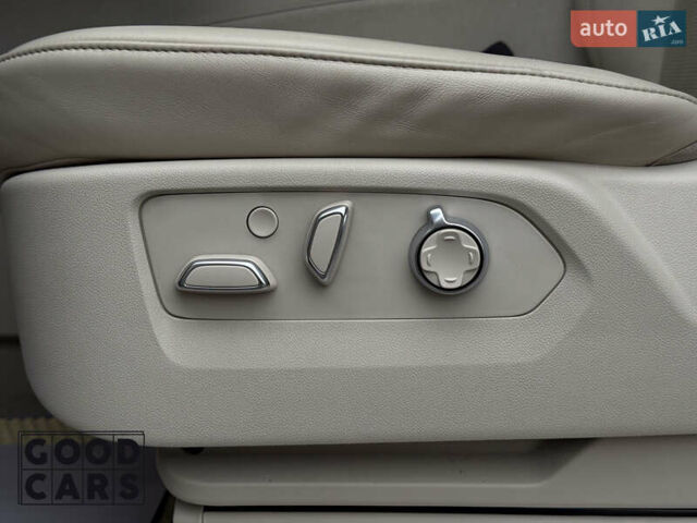 Серый Кадиллак Эскалейд, объемом двигателя 6.16 л и пробегом 41 тыс. км за 112000 $, фото 20 на Automoto.ua