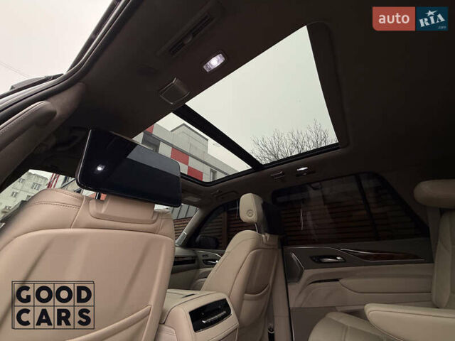 Серый Кадиллак Эскалейд, объемом двигателя 6.16 л и пробегом 41 тыс. км за 112000 $, фото 39 на Automoto.ua
